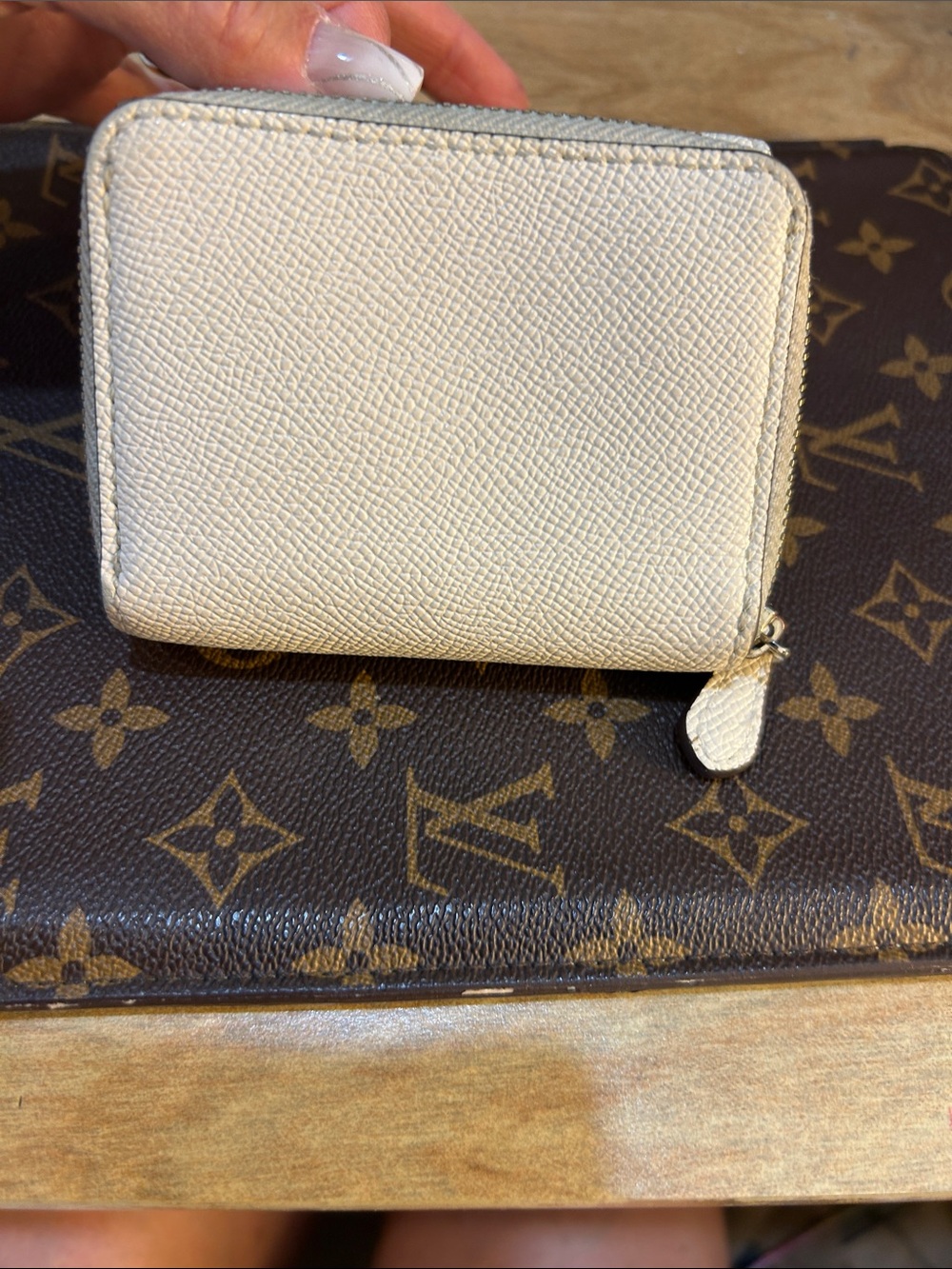 Coach Compact Pebbled Leather Wallet in Cream and Tan - Picture 6 of 11